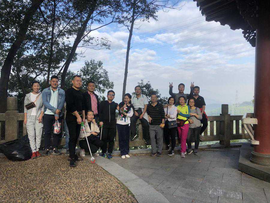 山美、自然美，长期坚持捡垃圾的净山人最美
