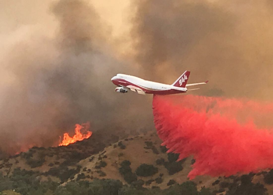 亚马逊大火巴西无飞机可用，欧美专业灭火飞机在哪儿？给钱再来